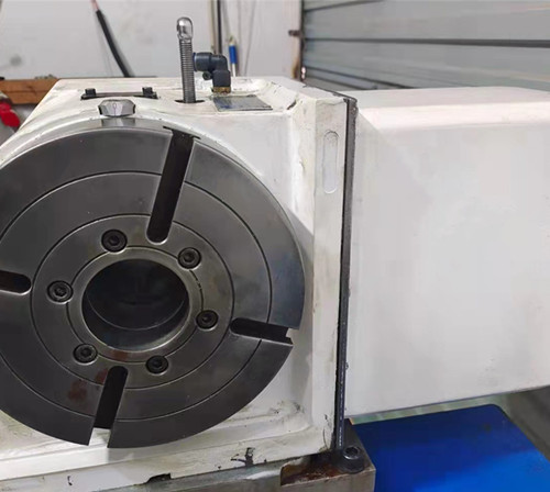 购买四轴转台时，应该如何选择适合自己的数控转台