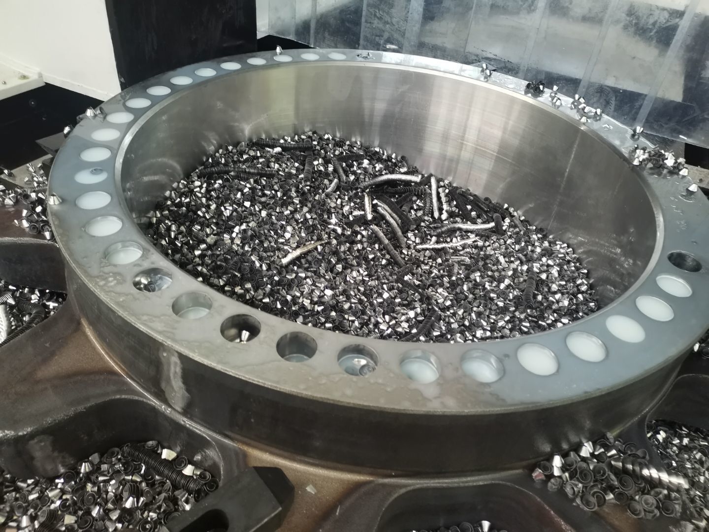 数控深孔钻床的注意事项 数控深孔钻床的注意事项