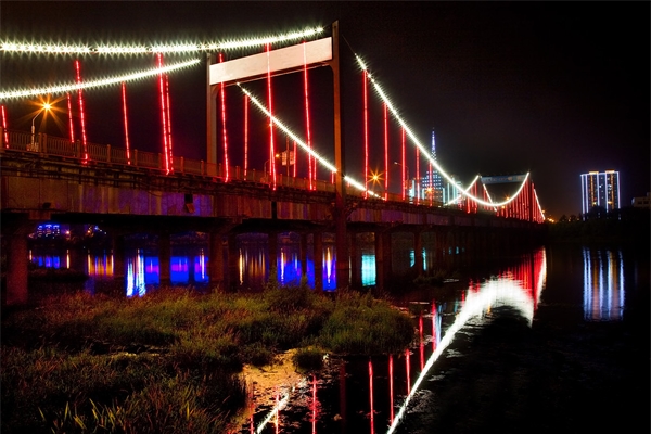 桥梁夜景亮化工程是提升城市形象的重点