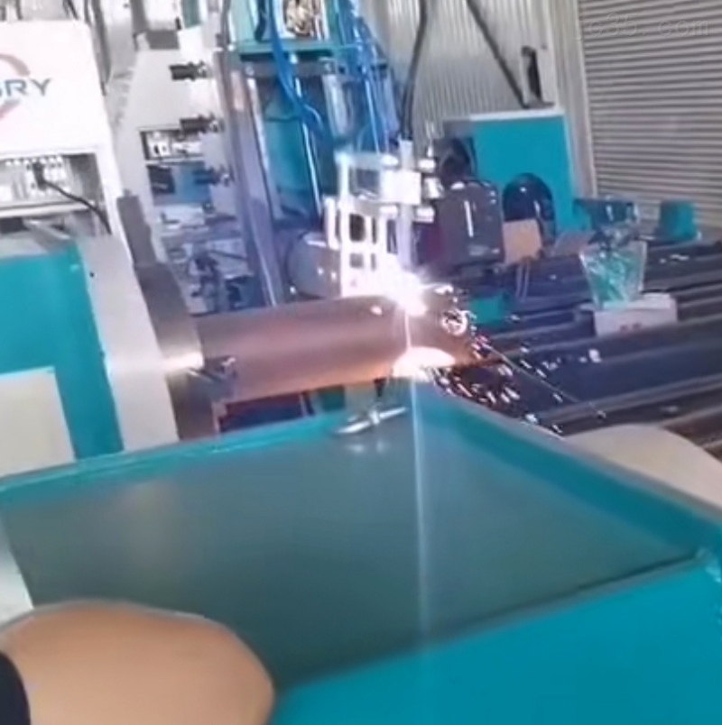 八轴与五轴相贯线切割机的区别