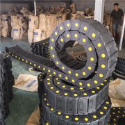 锐通为您介绍塑料拖链的材质