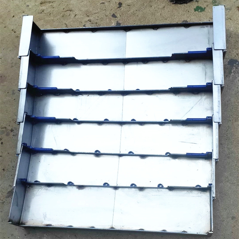 钢板防护罩喷油完成 钢板防护罩喷油完成