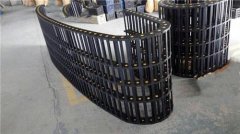 什么情况下立式加工中心工程塑料拖链使用导向槽