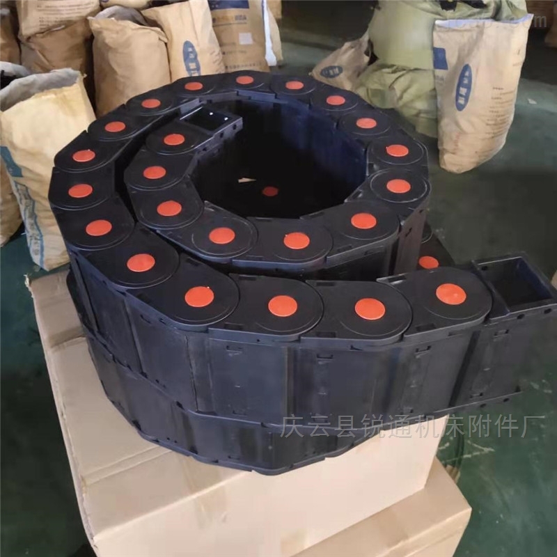 桥式尼龙拖链能否在室外使用呢