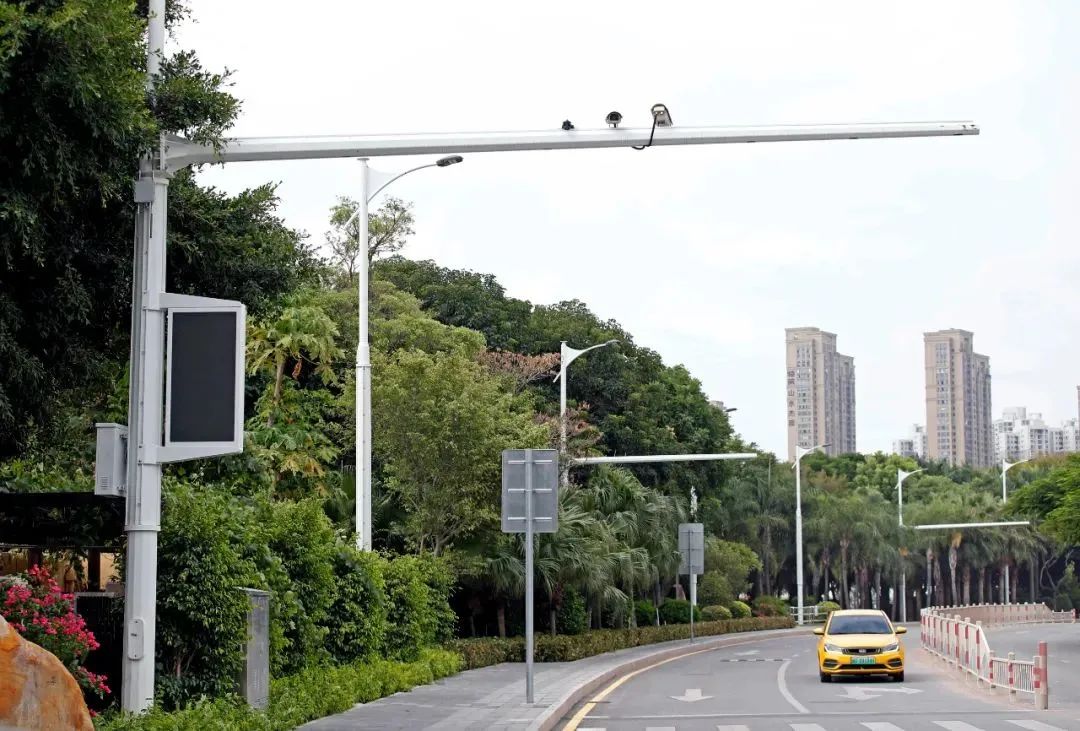 福建厦门智慧多功能杆试点建设完成