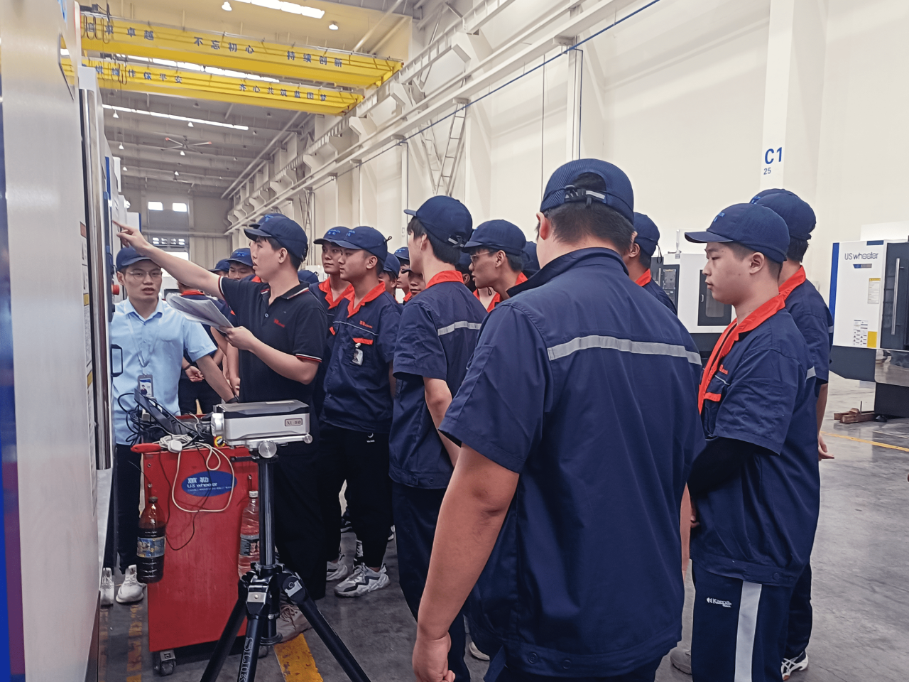 蕙勒快讯丨新力量注入新活力 奋斗的青春最美丽 蕙勒快讯丨新力量注入新活力 奋斗的青春最美丽