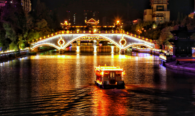 夜经济场景高度依赖照明吸引游客，景观照明市场有望快速回暖！