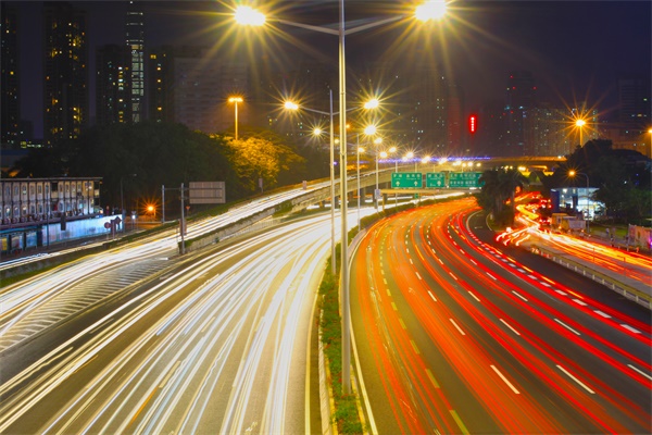 道路亮化工程中led路灯的安装方法