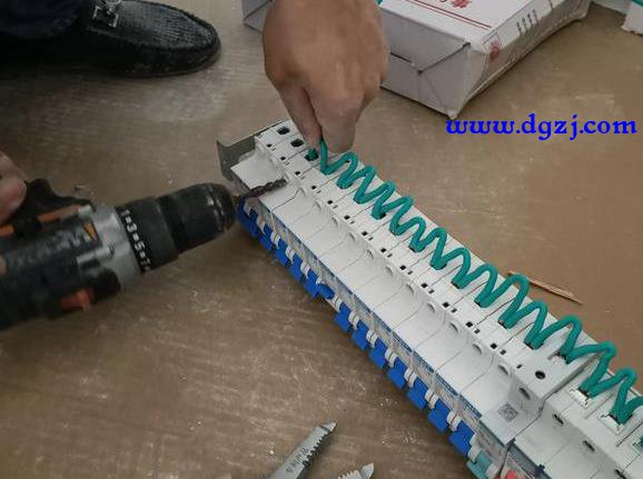 空开63漏保63安能用吗 空开63漏保63安能用吗