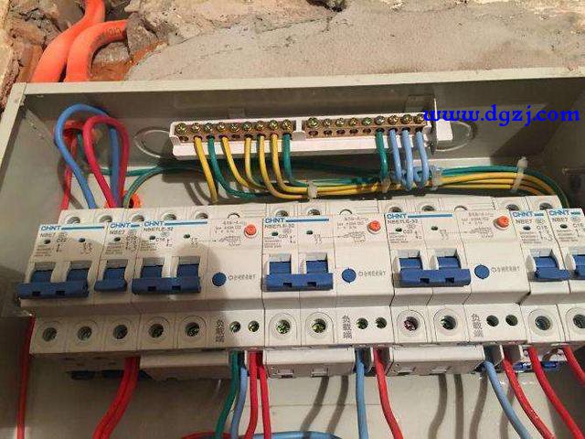 零线带电分几种情况来分析