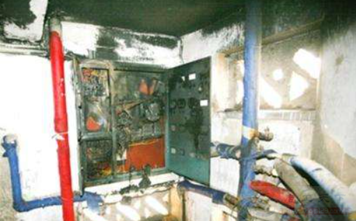 电表烧坏是室内不能合总闸? 电表烧坏是室内不能合总闸?