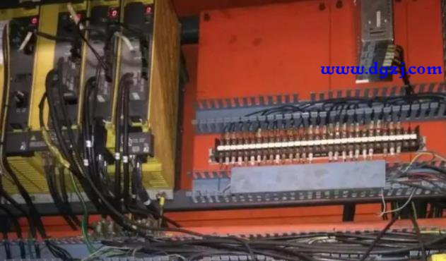 发那科数控系统显示屏急停报警显示