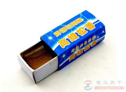 用电烙铁时松香起到什么作用