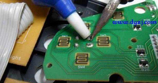 40脚的单片机锁紧座怎么方便拆下