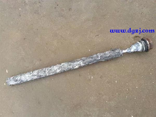 热水器当中的镁棒起什么作用