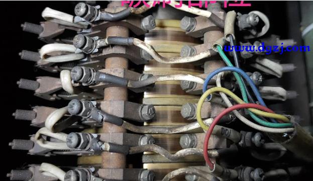 老电工维修中被操作工质疑