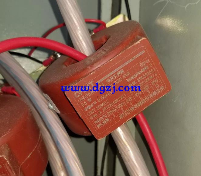 互感器同时穿两条线算几匝