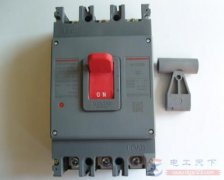 运行中断路器的红灯或绿灯不亮怎么办？