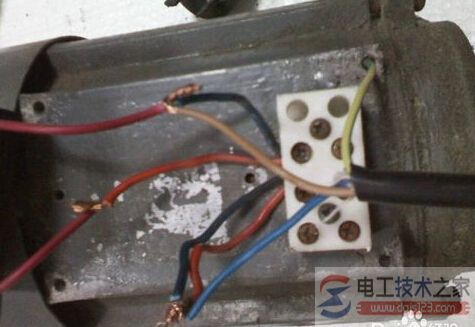 单相交流电动机怎么反转，单相交流电动机反转实物接线图