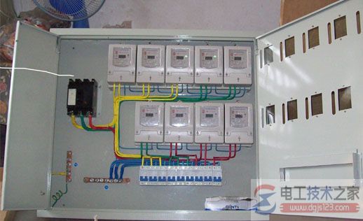 电动机位置控制与自动循环控制线路的电路图