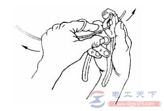 塑料硬线绝缘层的二种剥离方法 塑料硬线绝缘层的二种剥离方法