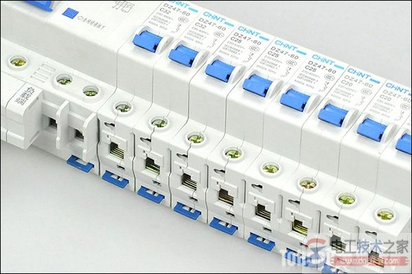 三相配电箱接线图_家庭配电箱安装要点