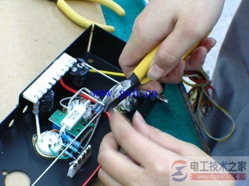 电烙铁焊接方法图解
