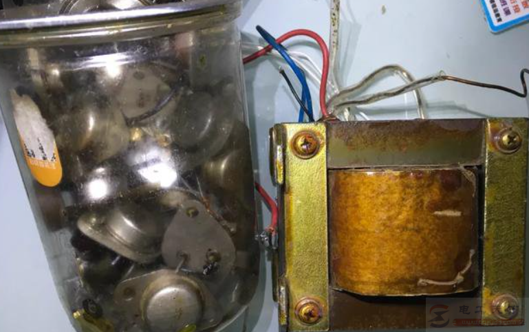 老式电源逆变器的原理图，一文看懂老式逆变器的递变原理