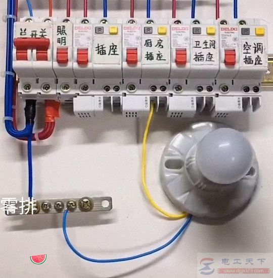 一例漏电空气开关跳闸的原因分析