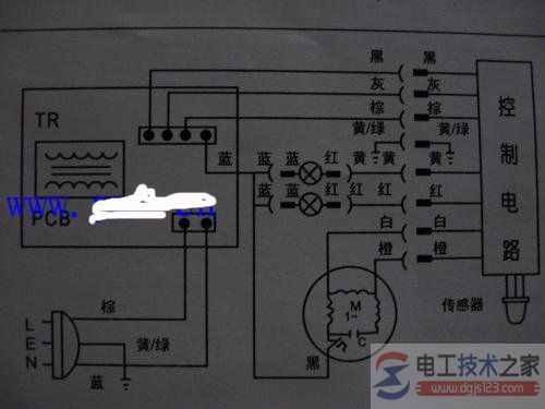 厨房做饭油烟机开时是开窗还是关窗？