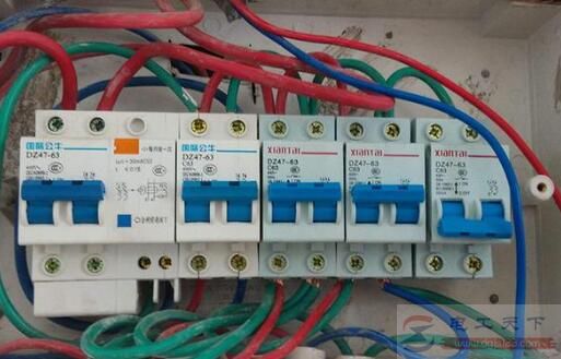漏电开关隔2个小时跳闸一次是什么原因 漏电开关隔2个小时跳闸一次是什么原因