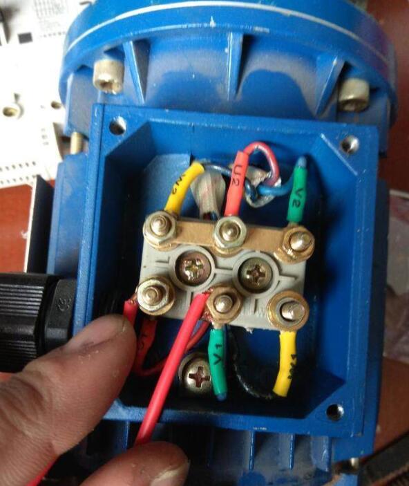 单相电怎么接三相异步电机可以用