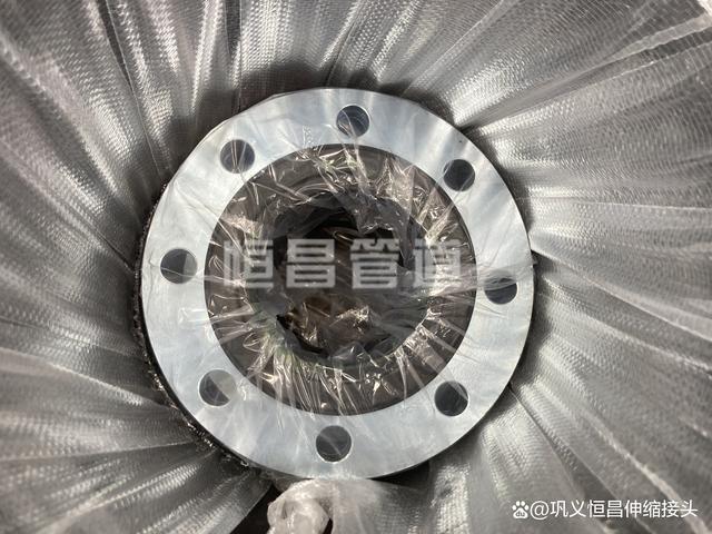 扣槽式耐磨橡胶软连接根据什么来选择