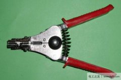 剥线钳能否带电作业的问题分析
