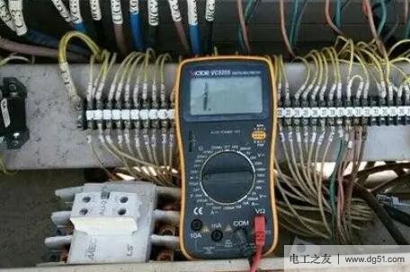 维修电工排除现场故障的方法，观察法与替换法及电压电流法