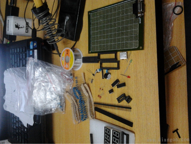 51单片机电子钟程序设计 51单片机电子钟程序设计
