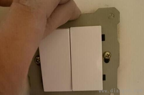 家装接线盒耳朵损坏怎么办?