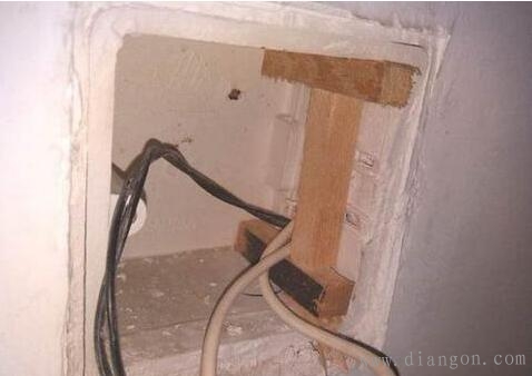 家装接线盒耳朵损坏怎么办?