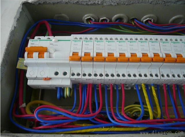 家用配电箱总闸选配漏电断路器还是空气开关