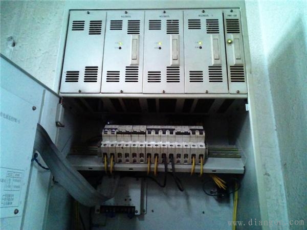 壁挂式UPS电源的安装步骤图解 壁挂式UPS电源的安装步骤图解