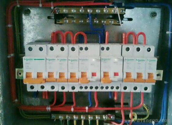 家用配电箱需要那些东西?家用配电箱安装接线实物图解