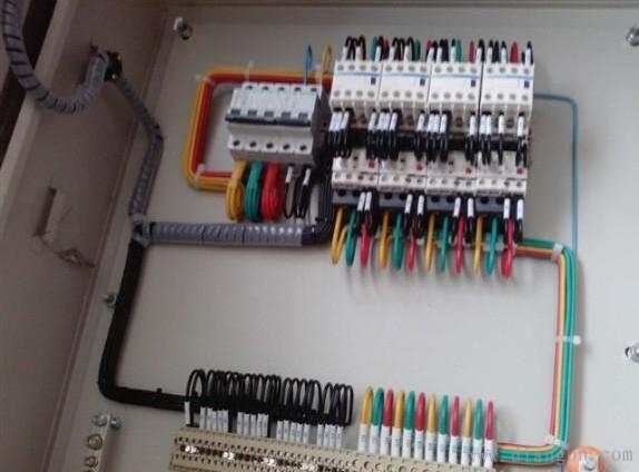 家用配电箱需要那些东西?家用配电箱安装接线实物图解