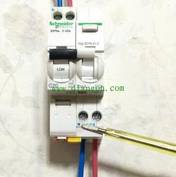 空气开关和漏电保护器怎么接线？左零右火？左火右零？老电工一个个接给你看