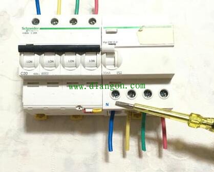 空气开关和漏电保护器怎么接线？左零右火？左火右零？老电工一个个接给你看