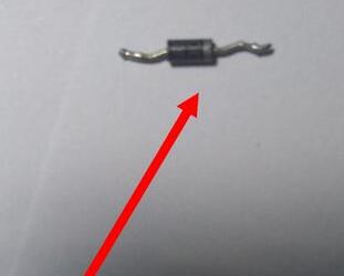 万用表测二极管方法图解 看完秒懂