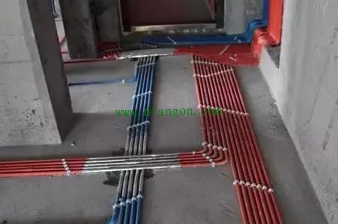 为什么国内的电工要把强弱电线分开装，而国外却不用