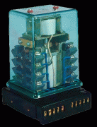 中间继电器实物图_中间继电器的线圈、常开触点、常闭触点符号