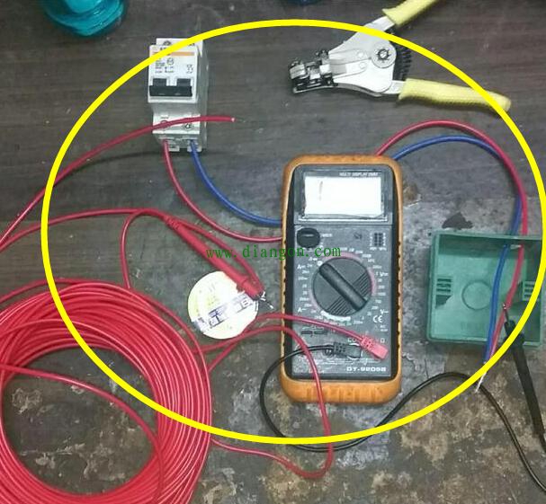 线盒里有5根线，如何区分火线和零线？