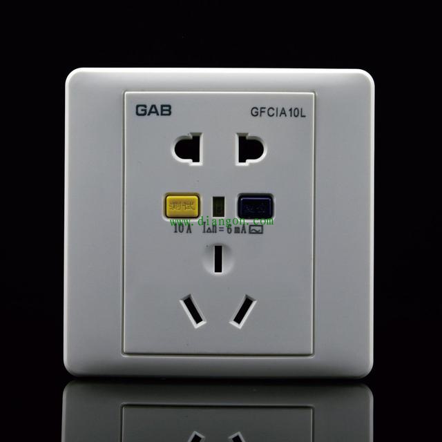 如何保证电热水器的安全性？电热水器是如何电死人的？防止洗澡触电的三层屏障