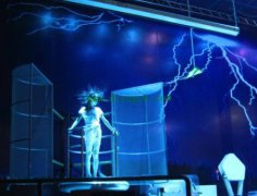 300V直流电和220V交流电那个更危险？在直接触碰的过程中那个伤害比较厉害？